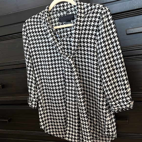 Kardashian Kollection Womens blouse. Size XS. Black and white check - Picture 3 of 3